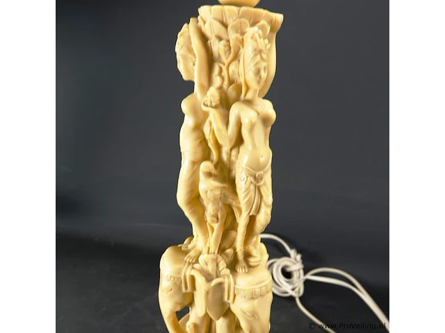 Ivorine chinese lampvoet - afbeelding 3 van  5