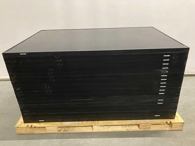 Izen - mp1720330 - set van 32 gebruikte full black zonnepanelen (330 wp) en 1 nieuwe blaupunkt bpt-v03-10.0-g2 omvormer (3-fase) - afbeelding 3 van  10