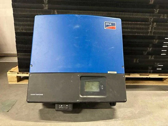 Izen - mp1720330 - set van 32 gebruikte full black zonnepanelen en 1 gebruikte sma sunny tripower stp10000tl-10 omvormer (3-fase) - afbeelding 7 van  8