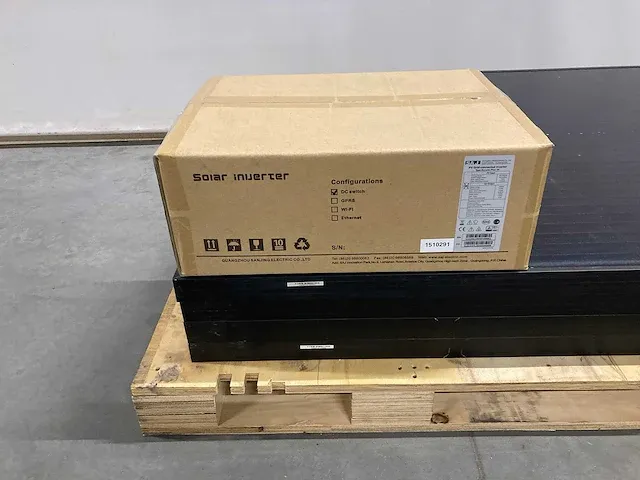 Izen - mp1720330 - set van 4 gebruikte full black zonnepanelen (330 wp) en 1 nieuwe saj 1.0 omvormer - afbeelding 2 van  7
