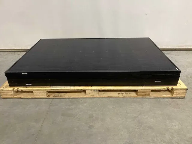 Izen - mp1720330 - set van 4 gebruikte full black zonnepanelen (330 wp) en 1 nieuwe saj 1.0 omvormer - afbeelding 3 van  7