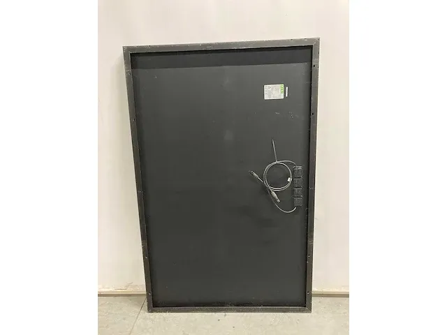 Izen - mp1720330 - set van 6 gebruikte full black zonnepanelen (330 wp) en 1 nieuwe aeg as-ir01-1500 omvormer (1-fase) - afbeelding 7 van  12