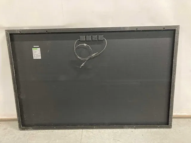 Izen - mp1720330 - set van 6 gebruikte full black zonnepanelen (330 wp) en 1 nieuwe aeg as-ir01-1500 omvormer (1-fase) - afbeelding 9 van  12
