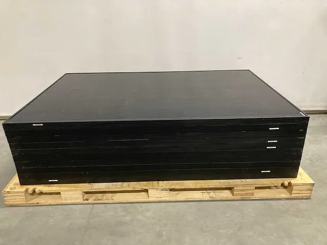 Izen - mp1720330 - set van 8 gebruikte full black zonnepanelen (330 wp) - afbeelding 1 van  5