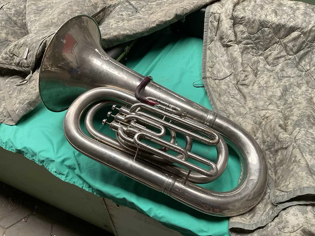 J. j. hanssen tuba - afbeelding 1 van  5