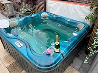 J-spa jacuzzi - 5 persoons - afbeelding 1 van  9