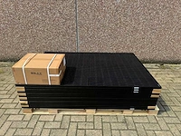 Ja solar - set van 10 full black zonnepanelen (395 wp) en 1 solax x1-3.3-t-d(l) omvormer (1-fase)