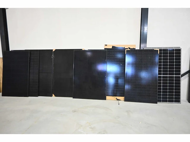 Ja solar / sunpower / hyundai 410 wp / 370 wp zonnepaneel (10x) - afbeelding 1 van  7