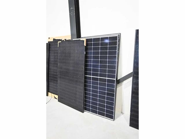 Ja solar / sunpower / hyundai 410 wp / 370 wp zonnepaneel (10x) - afbeelding 3 van  7