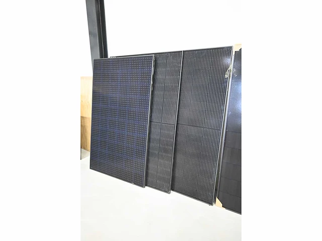 Ja solar / sunpower / hyundai 410 wp / 370 wp zonnepaneel (10x) - afbeelding 7 van  7