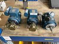 Jabsco waterpomp (3x) - afbeelding 1 van  2