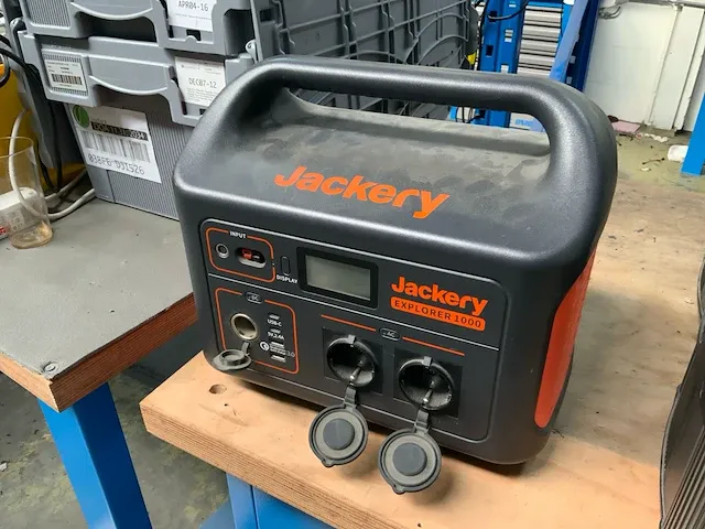Jackery explorer 1000 acculader/ portable powerstation - afbeelding 1 van  3