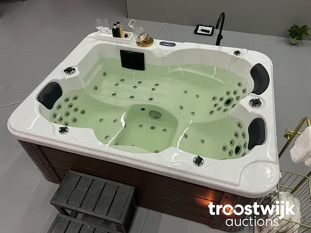Jacuzzi 3 persoons - afbeelding 4 van  9