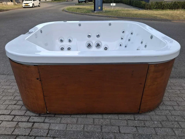 Jacuzzi 5 persoons jacuzzi en buitenspa - afbeelding 10 van  20