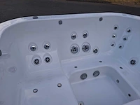 Jacuzzi 5 persoons jacuzzi en buitenspa - afbeelding 12 van  20