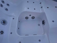 Jacuzzi 5 persoons jacuzzi en buitenspa - afbeelding 15 van  20