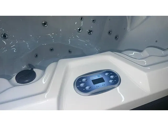 Jacuzzi 6/7 persoons - afbeelding 4 van  4