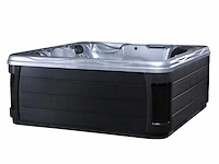 Jacuzzi en buitenspa - aquila spa - delvora - 5 persoons met 2 ligplaatsen