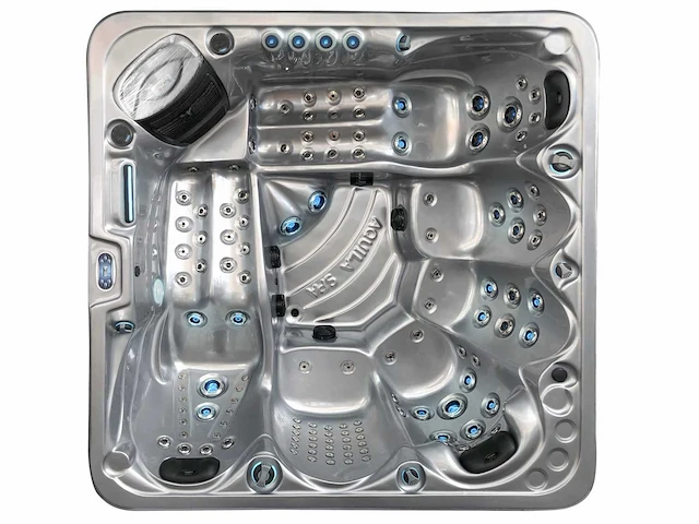 Jacuzzi en buitenspa - aquila spa - delvora - 5 persoons met 2 ligplaatsen - afbeelding 2 van  13