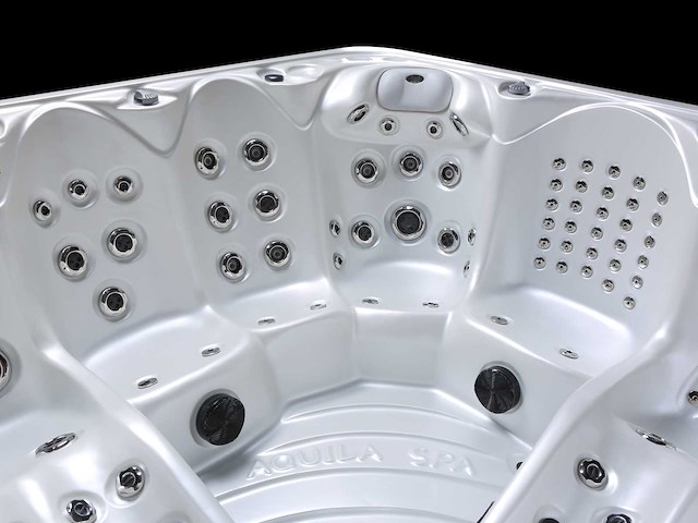 Jacuzzi en buitenspa - aquila spa - filena - 6 persoons met 2 ligplaatsen - afbeelding 8 van  17