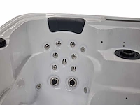 Jacuzzi en buitenspa - vonato - 6 persoons met 1 ligplaats - afbeelding 27 van  27