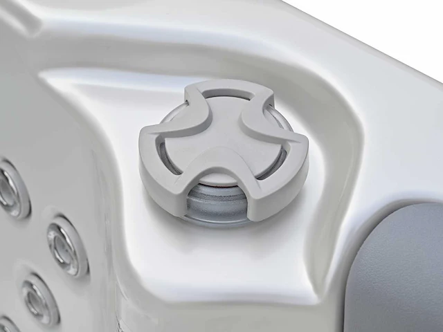 Jacuzzi en buitenspa - vonato - alerra - vrijstaand 5 persoons bad - afbeelding 7 van  13