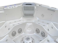 Jacuzzi en buitenspa - vonato - alerra - vrijstaand 5 persoons bad - afbeelding 12 van  13