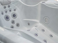 Jacuzzi en buitenspa - vonato - borealis - vrijstaand 2 persoons bad - afbeelding 2 van  11