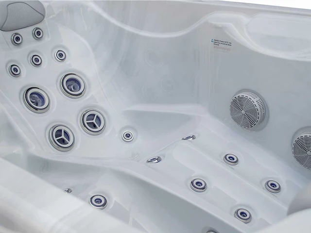 Jacuzzi en buitenspa - vonato - borealis - vrijstaand 2 persoons bad - afbeelding 6 van  11