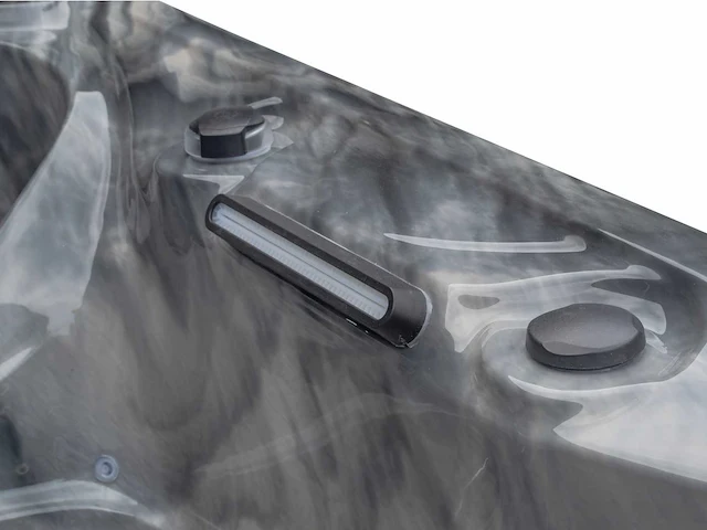 Jacuzzi en buitenspa - vonato - calvesta - vrijstaand 5 persoons bad - afbeelding 32 van  47