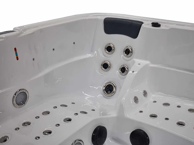 Jacuzzi en buitenspa - vonato - cavinza - 5-persoons spa met 3 ligplaatsen - afbeelding 13 van  17