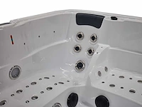 Jacuzzi en buitenspa - vonato - cavinza - 5-persoons spa met 3 ligplaatsen - afbeelding 13 van  17