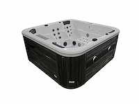 Jacuzzi en buitenspa - vonato - cavinza - 5-persoons spa met 3 ligplaatsen - afbeelding 1 van  17