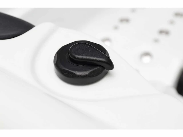 Jacuzzi en buitenspa - vonato - cavinza - 5-persoons spa met 3 ligplaatsen - afbeelding 14 van  17