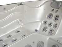 Jacuzzi en buitenspa - vonato - elvora - vrijstaand 5 persoons bad - afbeelding 8 van  14