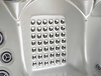 Jacuzzi en buitenspa - vonato - elvora - vrijstaand 5 persoons bad - afbeelding 9 van  14