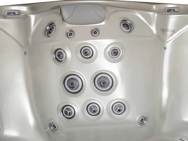 Jacuzzi en buitenspa - vonato - elvora - vrijstaand 5 persoons bad - afbeelding 12 van  14