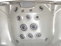 Jacuzzi en buitenspa - vonato - elvora - vrijstaand 5 persoons bad - afbeelding 12 van  14