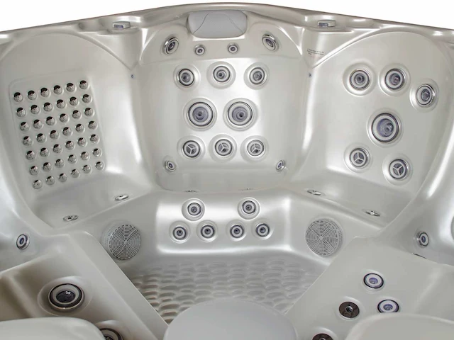 Jacuzzi en buitenspa - vonato - elvora - vrijstaand 5 persoons bad - afbeelding 13 van  14