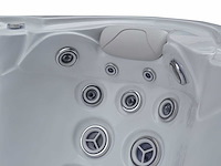Jacuzzi en buitenspa - vonato - lerano - vrijstaand 5 persoons bad - afbeelding 11 van  11