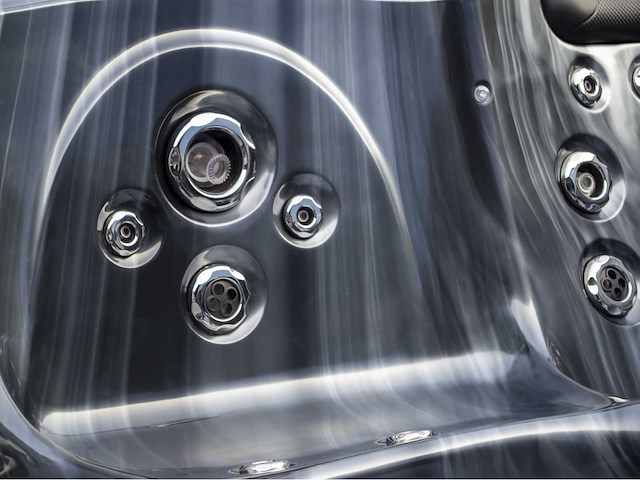 Jacuzzi en buitenspa - vonato - mavona - vrijstaand 5 persoons bad - afbeelding 2 van  13