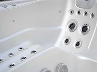 Jacuzzi en buitenspa - vonato - selvira - vrijstaand 5 persoons bad - afbeelding 5 van  10