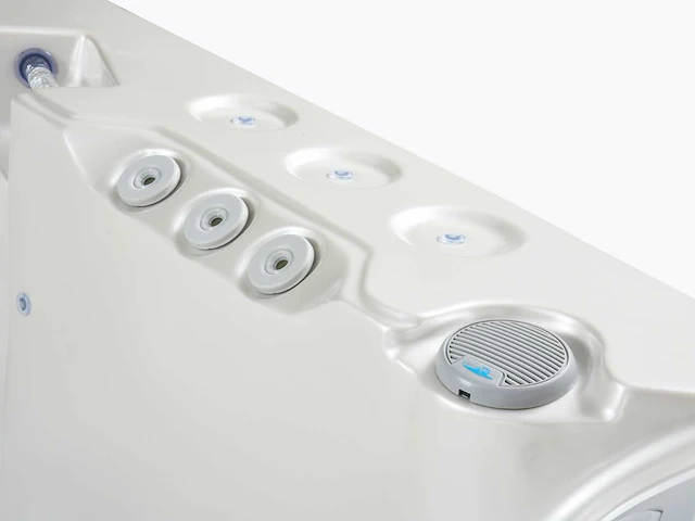 Jacuzzi en buitenspa - vonato - vantica - vrijstaand 5 persoons bad - afbeelding 6 van  10