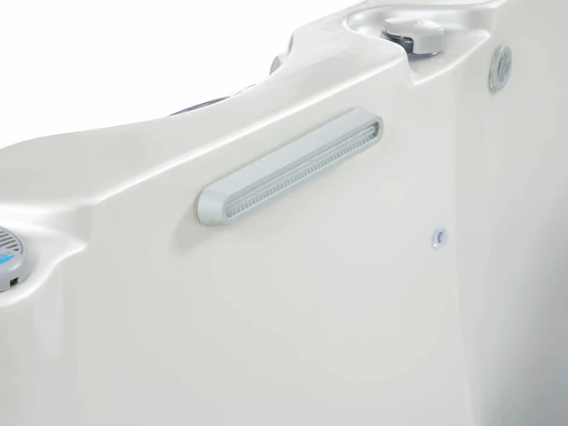 Jacuzzi en buitenspa - vonato - vantica - vrijstaand 5 persoons bad - afbeelding 8 van  10