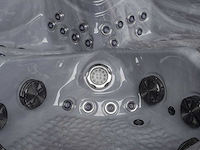 Jacuzzi en buitenspa - vonato - vistano - vrijstaand 5 persoons bad - afbeelding 3 van  62