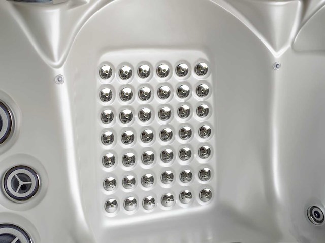 Jacuzzi en buitenspa - vonato - vistano - vrijstaand 5 persoons bad - afbeelding 32 van  62
