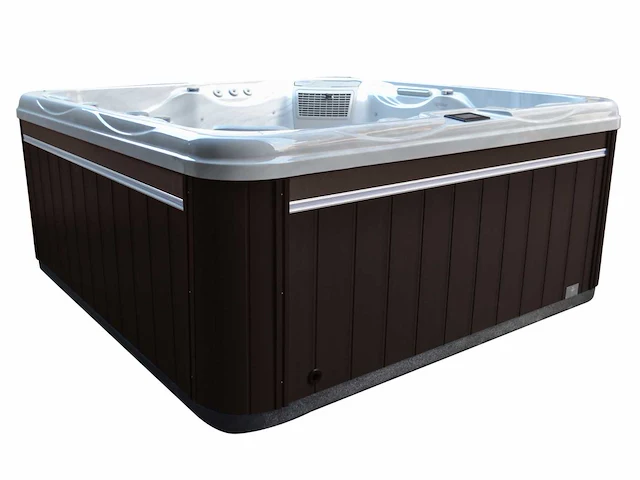 Jacuzzi en buitenspa - vonato - voltra - vrijstaand 5 persoons bad - afbeelding 2 van  8