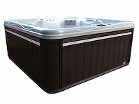 Jacuzzi en buitenspa - vonato - voltra - vrijstaand 5 persoons bad - afbeelding 2 van  8