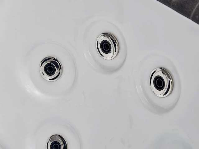 Jacuzzi en buitenspa - vonato - vrijstaand - afbeelding 12 van  12