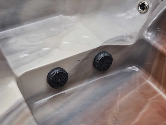 Jacuzzi en buitenspa - vonato - vrijstaand - afbeelding 2 van  15